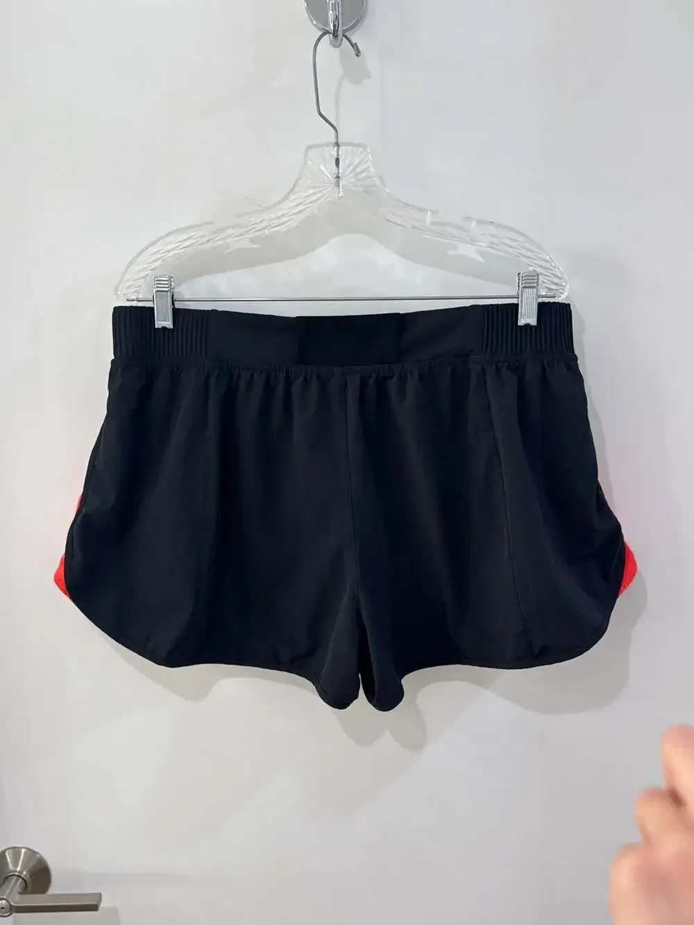 Nike Women's Run Division Tempo Luxe Running Shorts Black/Bright Crimson Size XL